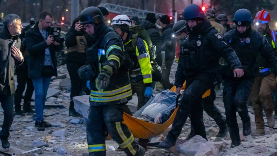 Rusya'dan Zaporijya'ya hava saldırısı! 4 ölü, 20 yaralı var 5